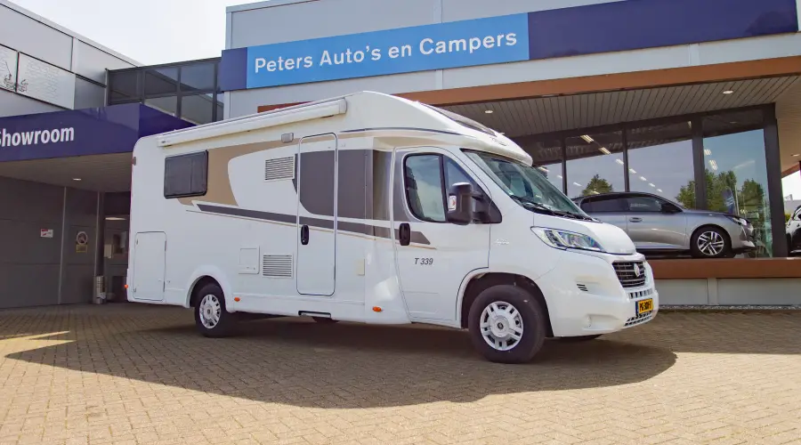 Carado T339 2 Persoons Camper Huren Peters Campers   Lr Peterscampers 3945 